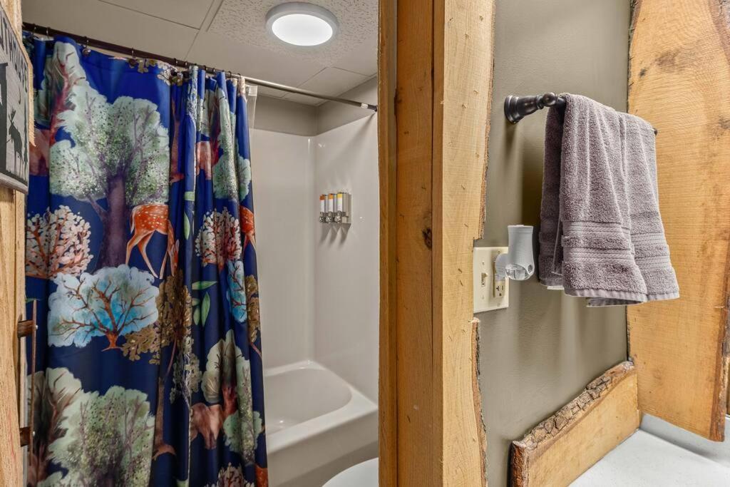 Stonegate Lodge King Bed, Wifi, 50In Tv, Fire Pit, Salt Water Pool Room # 310 Eureka Springs Exteriér fotografie