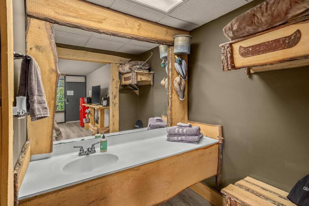 Stonegate Lodge King Bed, Wifi, 50In Tv, Fire Pit, Salt Water Pool Room # 310 Eureka Springs Exteriér fotografie